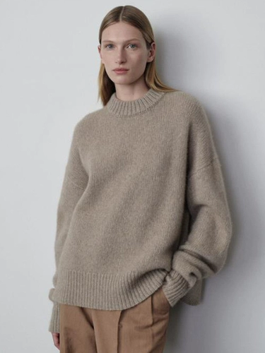 Демисезонный минималистичный трикотажный свитер, высокий воротник, свободный крой