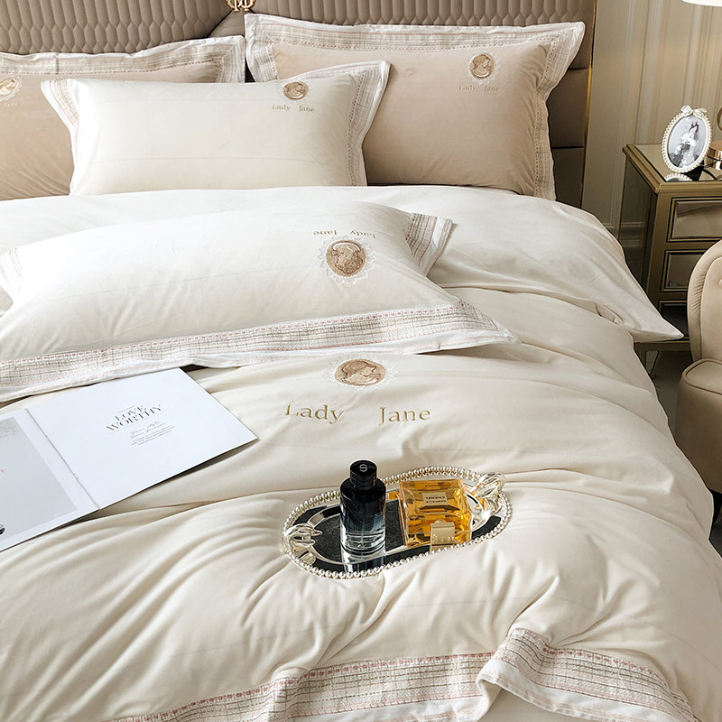 Milk Suede Four Pieces Winter Coral Suede 2021 New Tide Plus Suede Quilt Cover Flannel Bed Linen Bed supplies