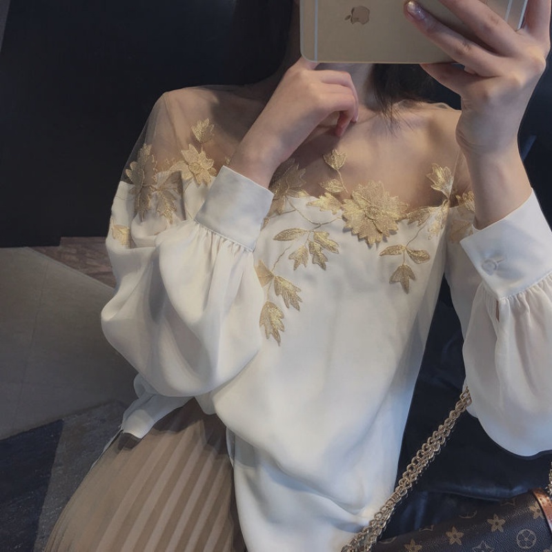 Summer 2022 new French style retro web yarn splicing embroidered shirt female long sleeves slim fit 100 hitch blouses
