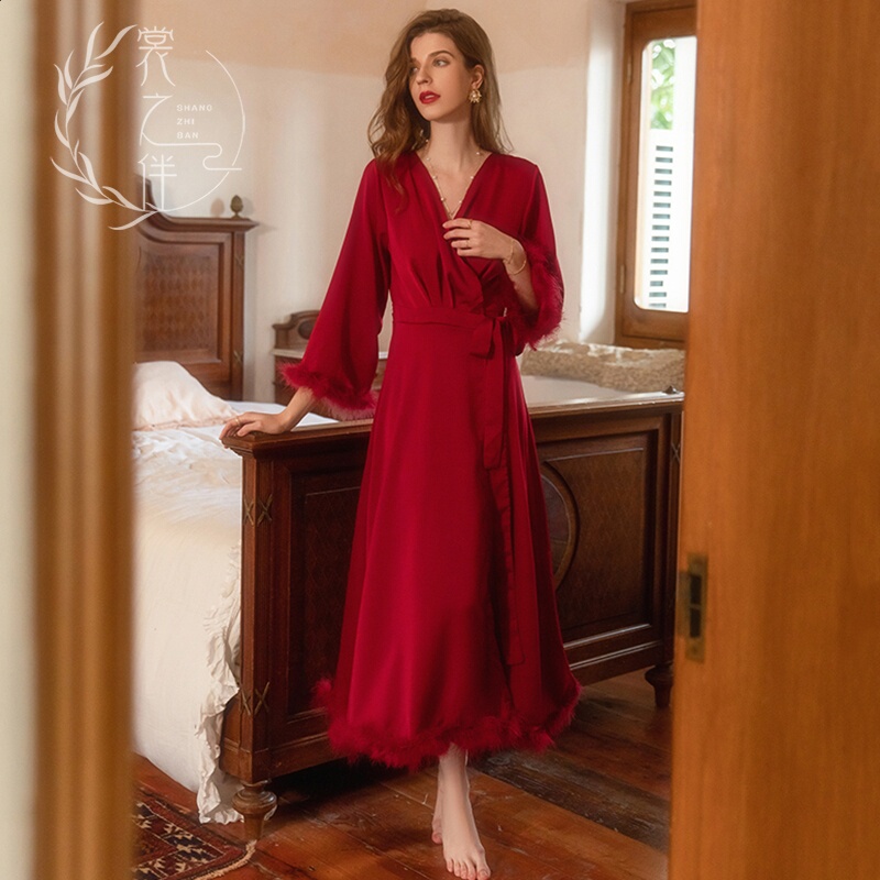 High-End Feather Plus-Size Bride's French-Style Long Wedding Dressing Gown, Red Feminine Wedding Dress, Nightgown High-End Feather Plus-Size Bride's French-Style Long Wedding Dressing Gown, Red Feminine Wedding Dress, Nightgown