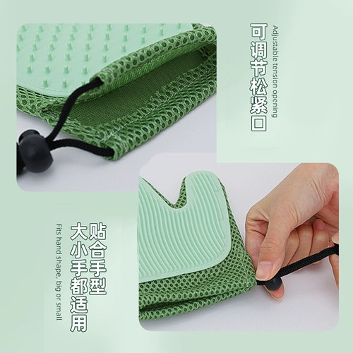 撸 Кошачьи перчатки расчесывали волосы кошек, чтобы плавать и схватить