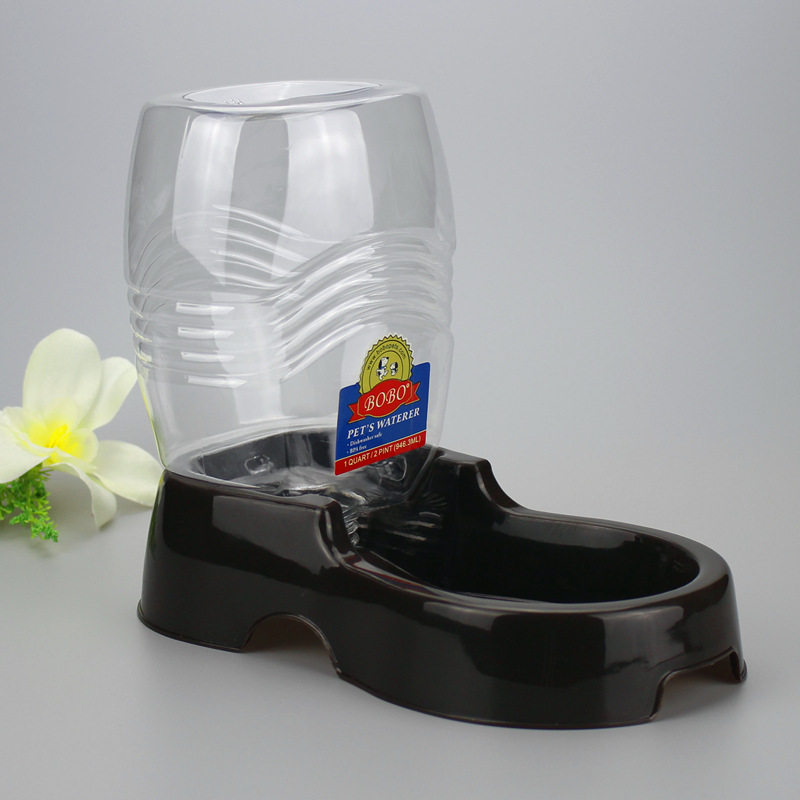 Large number of pet drinking fountains Automatic dogs Drinking water Drinking water Drinking Instrumental Dogs Bowls of Dog Supplies