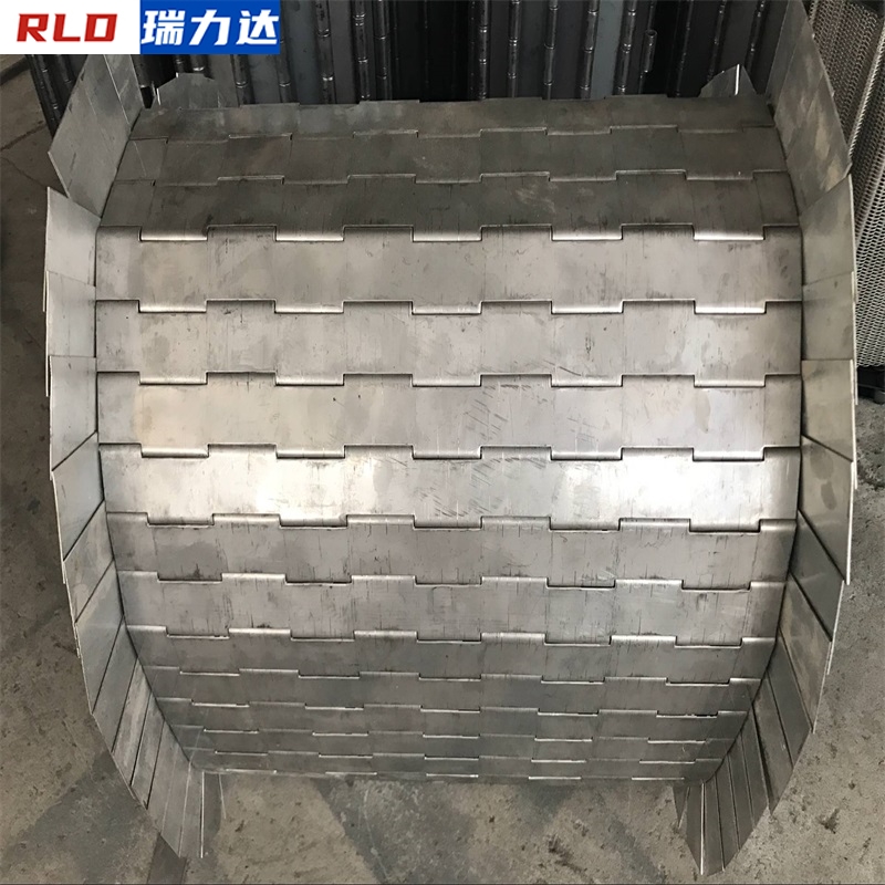 Sidewall chain plate conveyor belt Custom luggage transportation food processing line 304 stainless steel chain plate conveyor belt