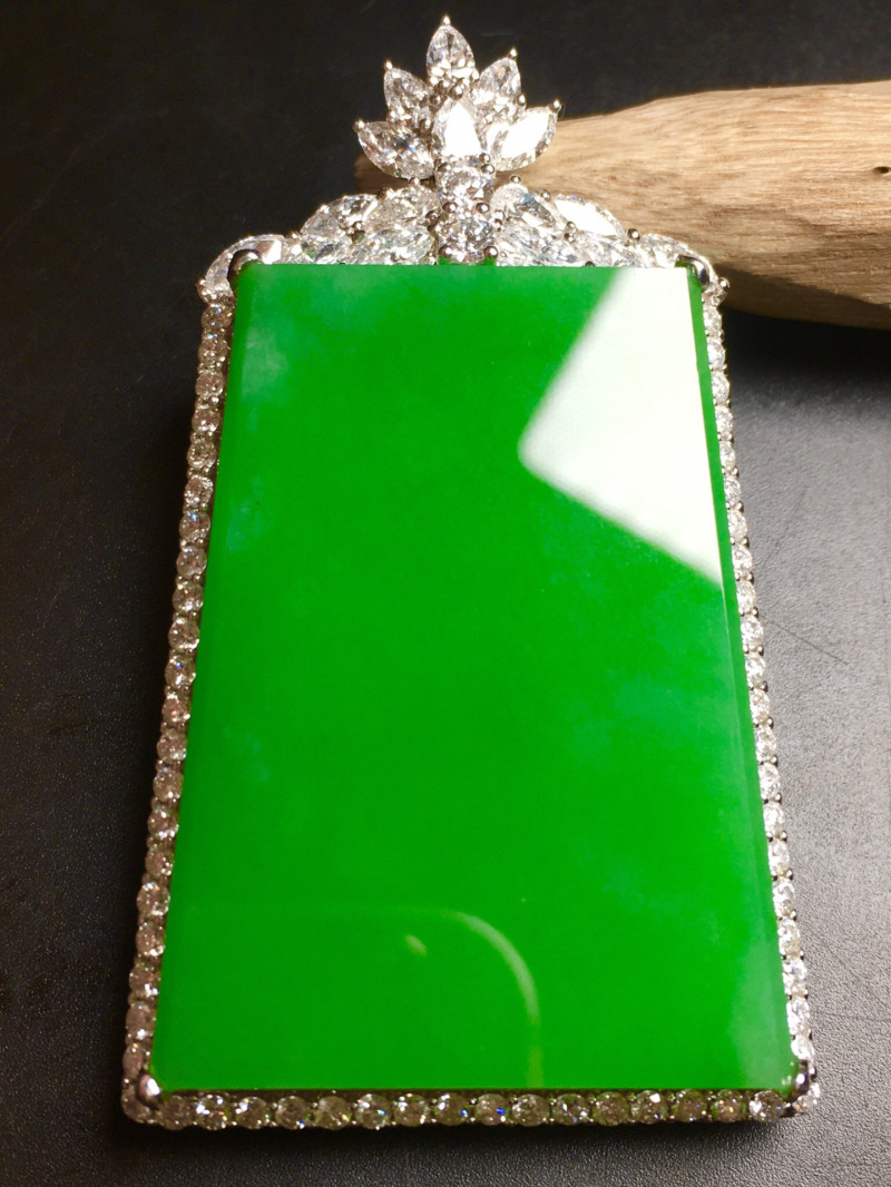 Emerald Pendant No Matter Brand Manyang Green Pendant Ice Seed 18K Gold Inlaid Men's and Women's Models with Certificate Avalokitesvara Necklace