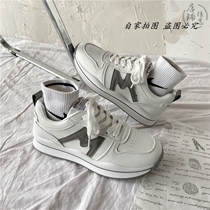 Daddy shoes female 2021 new spring and autumn Net red students sports shoes to work shoes not tired feet soft bottom light Agan shoes