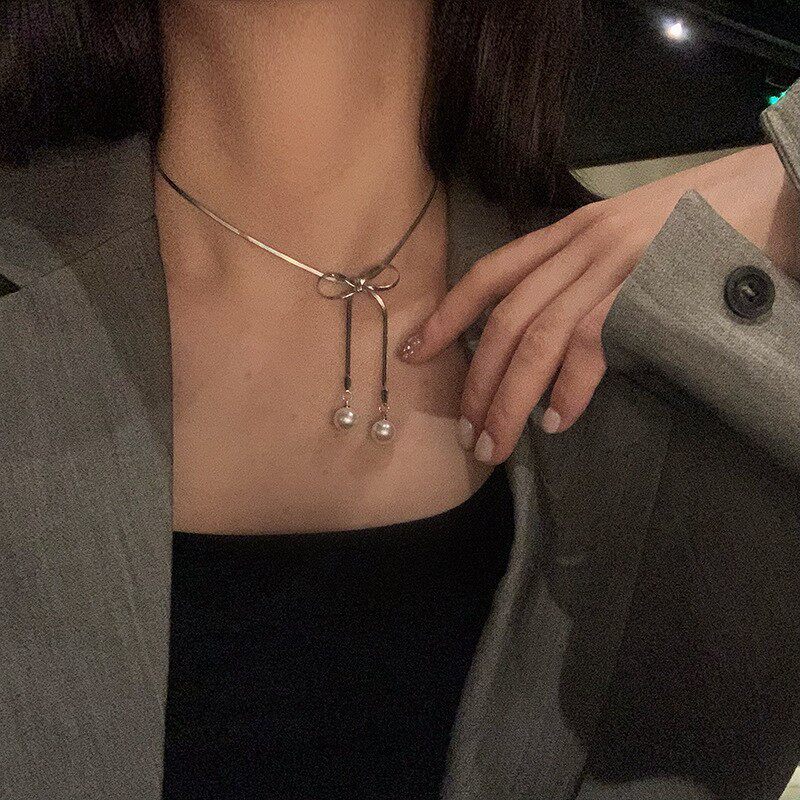 2022 New silver butterfly knot bone chain pearl pendant summer trend necklace choker neck new product