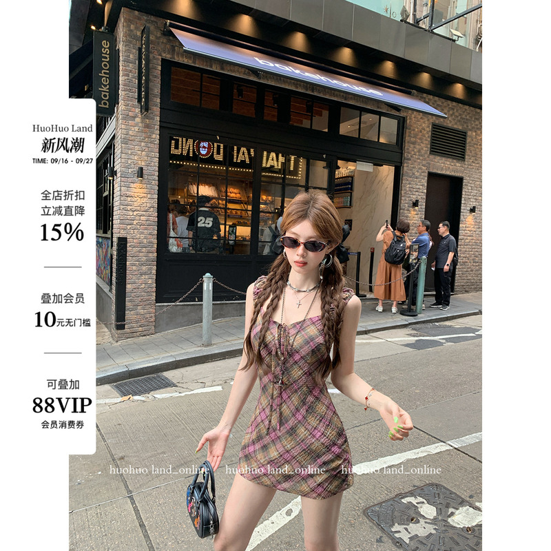 Huohuo Sweet Style Plaid Aesthetics 2026 Summer New Women's Vintage Plaid Waist-Cinching Dress Huohuo Sweet Style Plaid Aesthetics 2026 Summer New Women's Vintage Plaid Waist-Cinching Dress