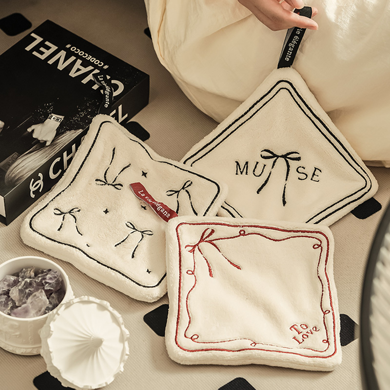 High-End Hand Towel, Hanging Type, Absorbent, Lint-Free, Household Handkerchief, Coral Fleece, Thickened, Quick-Drying Cleaning Cloth