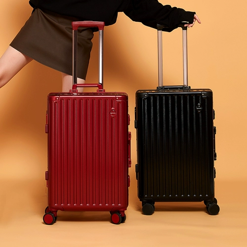 Красный чемодан для невесты, 24 дюймов