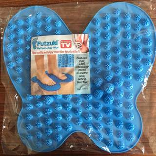 Butterfly type massage foot pad acupressure board