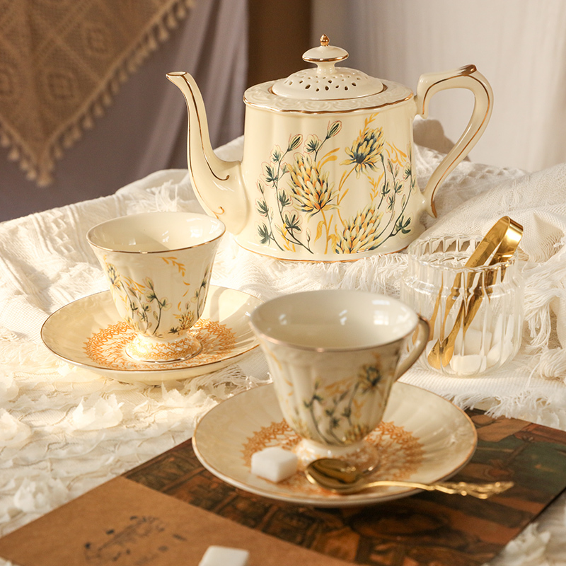French-Style Gold-Painted Vintage Coffee Cup and Saucer, European-Style Hollow Ceramic Teapot Set, British-Style Afternoon Tea Tableware, Black Tea Cup