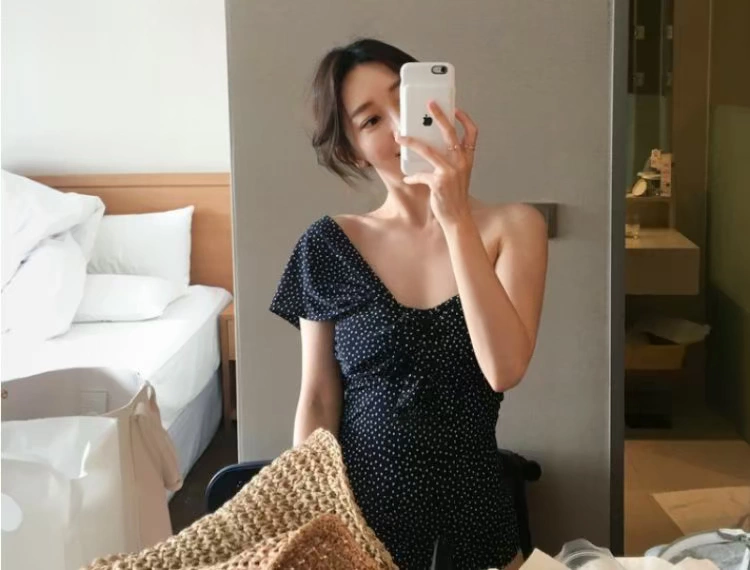 . Mùa hè phong cách mới lưới màu đỏ một bên vai sexy hở lưng ngực lớn ngực nhỏ phụ nữ áo tắm một mảnh mùa xuân nóng kỳ nghỉ bãi biển - Bộ đồ bơi One Piece