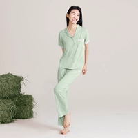 Тихий зеленый [857 Женский фонд] Короткие брюки