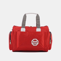 Красный чемодан