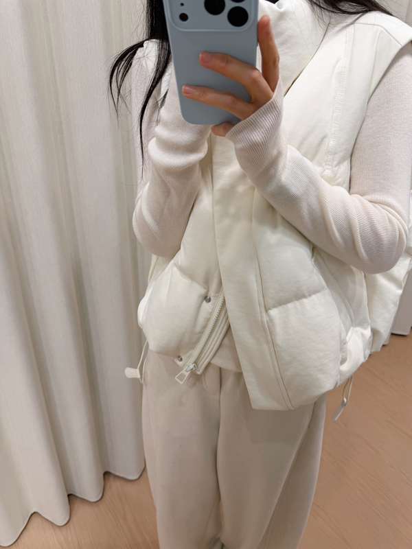 【Milk Tofu】No Returns or Exchanges! Japanese Imported Hollow Yarn down Vest! Light, Soft, and Warm!