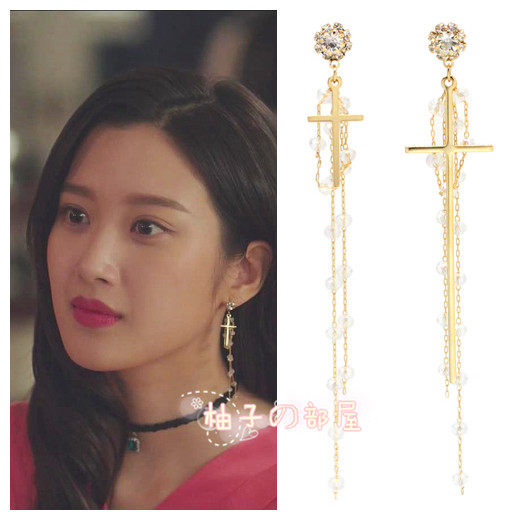 (Korean direct mail)The great seducer Wen Jiayun with cross-decorated asymmetrical earrings