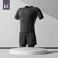 Черные штаны, футболка, короткий рукав