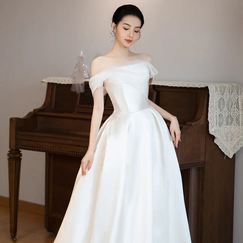 One -character satin light wedding dress 2024 new bride simplicity atmosphere high -end French forest -style dragging tail out One -character satin light wedding dress 2024 new bride simplicity atmosphere high -end French forest -style dragging tail out