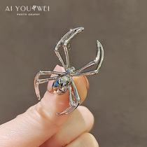 Korean personality creative spider brooch female decorative pin anti-light buckle collar pin jewelry imitation pearl corsage