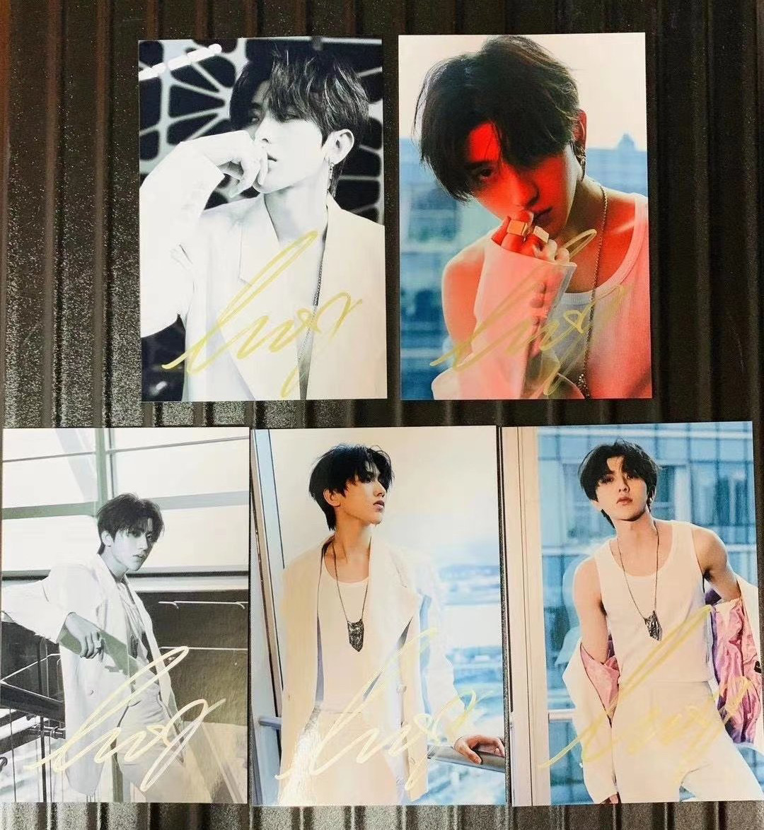 NPC Cai Xukun autographed photos of Shanghai prada activities signed fidelity spot