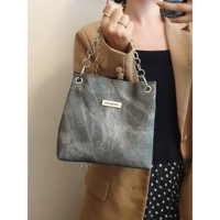 Серый большой