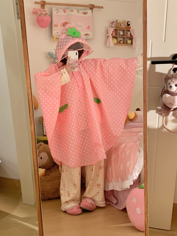 [in Stock] Genuine Strawberry Raincoat Cute Rain Poncho Waterproof Windproof Heavy Rainproof Eva Raincoat Features