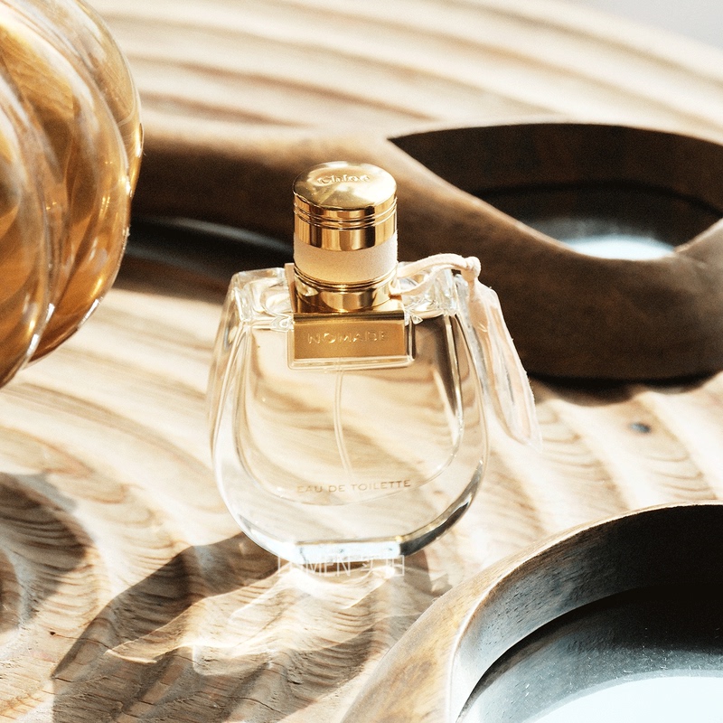 Mulan Poetry: under the Shadow of the Northern Cedar, Deep Forest Cedar, Misty Jasmine, Verbena, Sandalwood Night Travel Perfume Sample