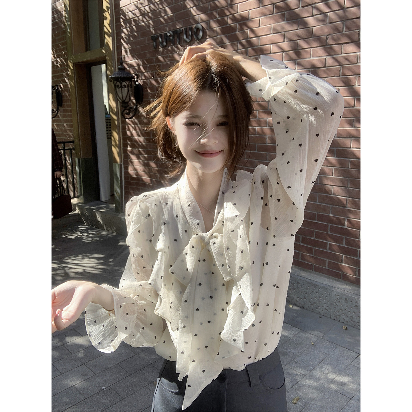 Французская высококачественная шифоновая рубашка с оборками в горошек и длинными рукавами, женская осенне-зимняя дизайнерская блузка на бретельках, уникальная шикарная блузка
