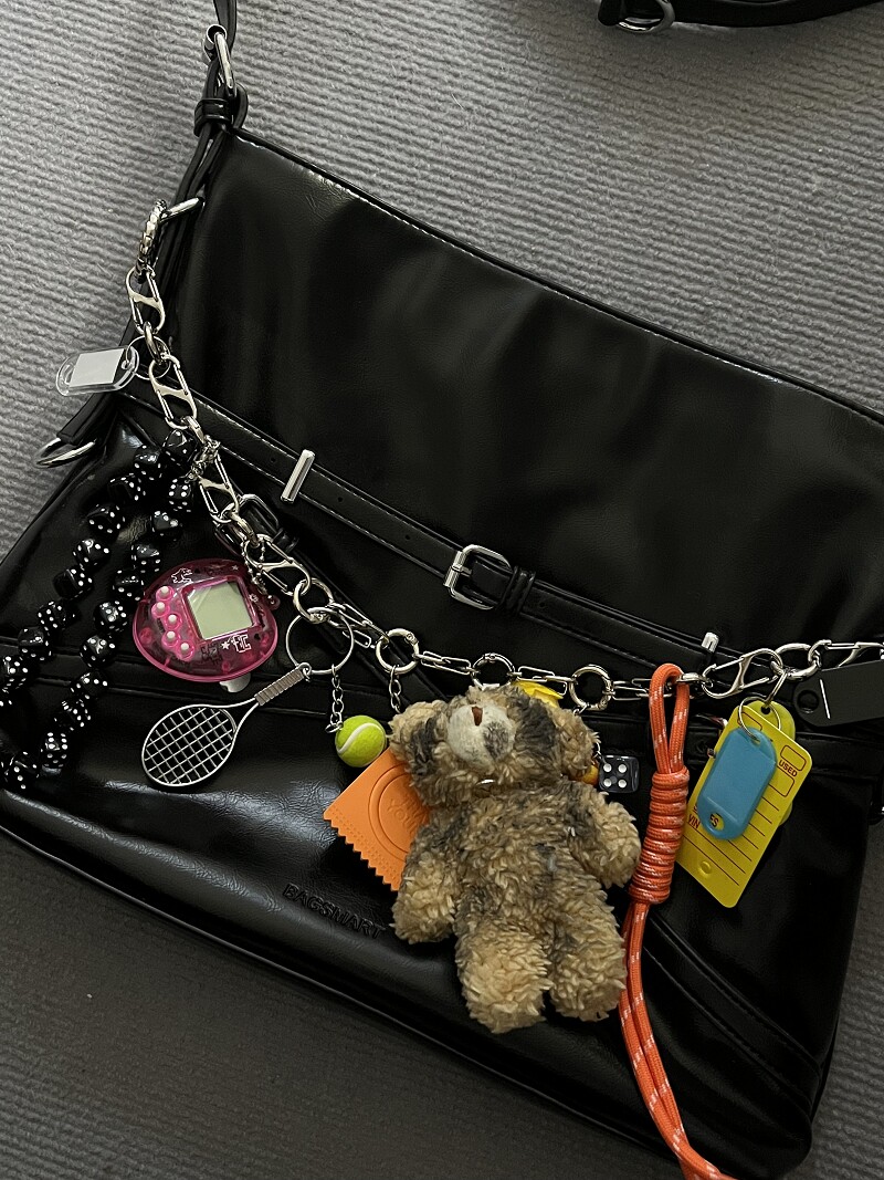 JUSSING Maximalist Bear Chain Charm: Elevate Your Bag Style - Detail image 3