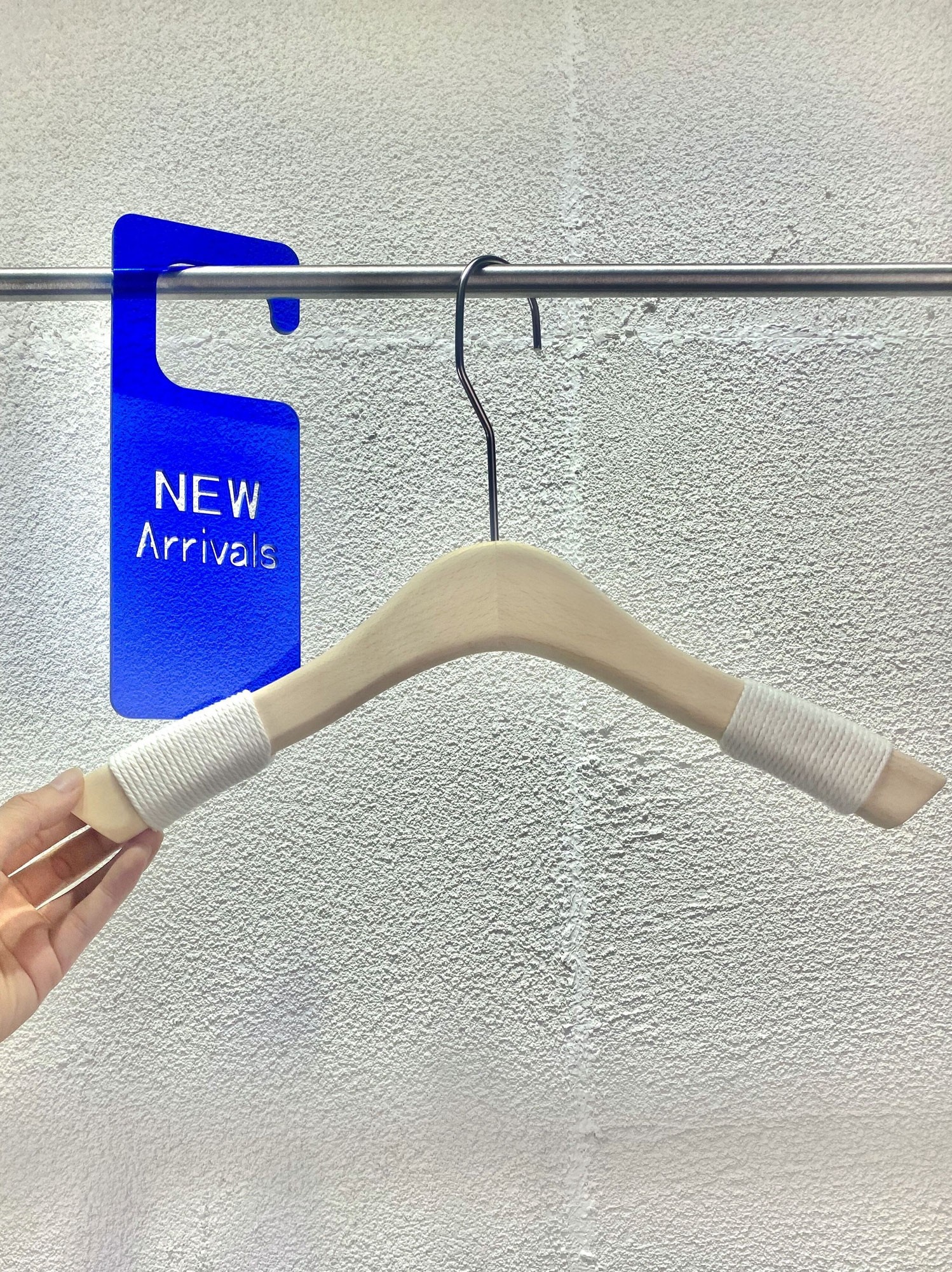 Clothing store wooden hanger special wood beech wood non-slip non-trace solid wood tied rope high-grade pants rack women's hanger