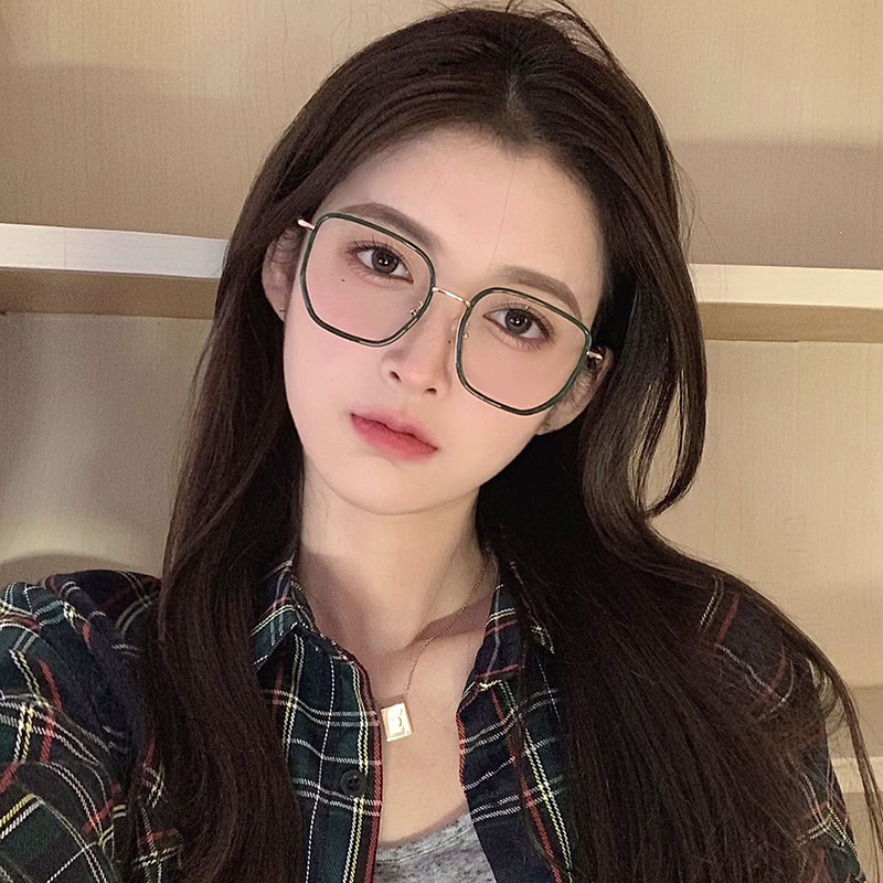 Ultra-light large box can be matched with a female mirror frame Han round face and thin red book net red identical color tide