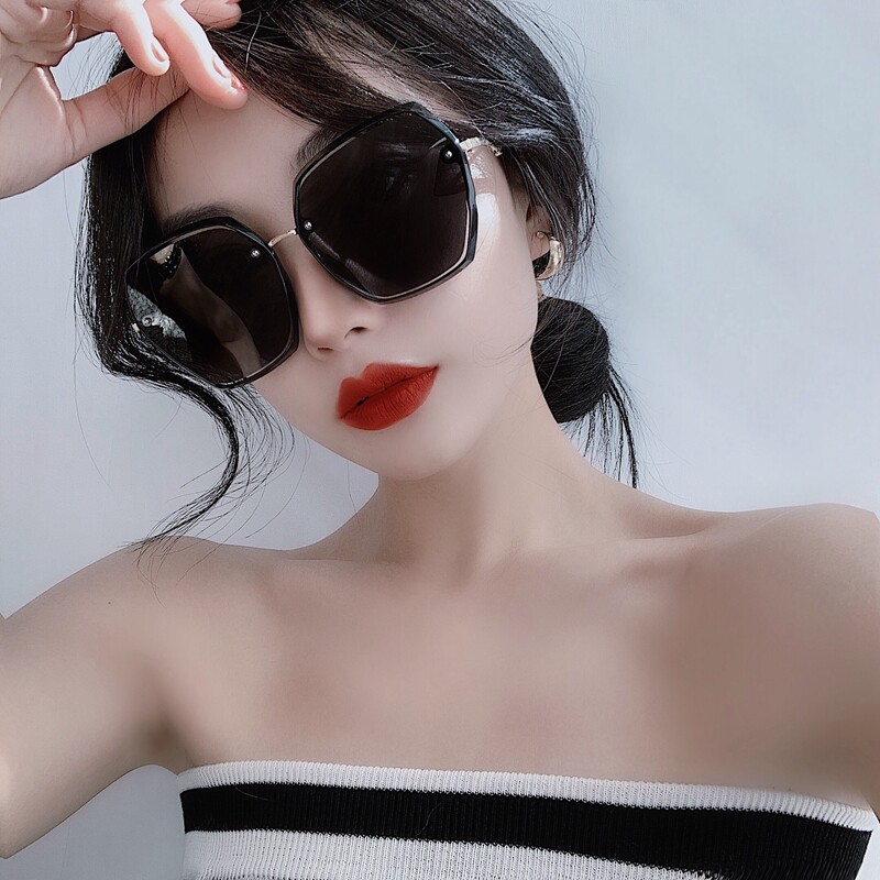 2022 new Korean version of trendy net red sunscreen advanced sense sunglasses female ins street shooting sunglasses big face round and thin