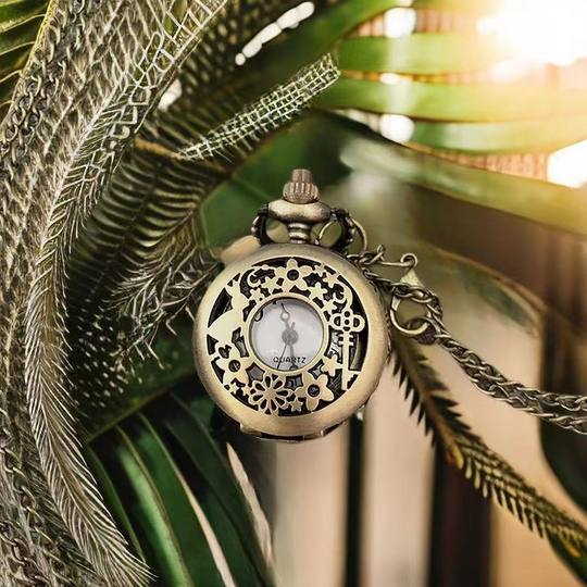 Retro-Flip-Taschenuhr für Prüfungen für Mädchen, Studenten und Jungen, mechanische kleine Halskette, Quarz-Anhänger, Kindergeburtstagsgeschenk