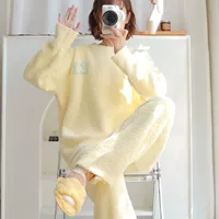 Демисезонная коралловая бархатная утепленная пижама, коллекция 2022, популярно в интернете, свободный крой