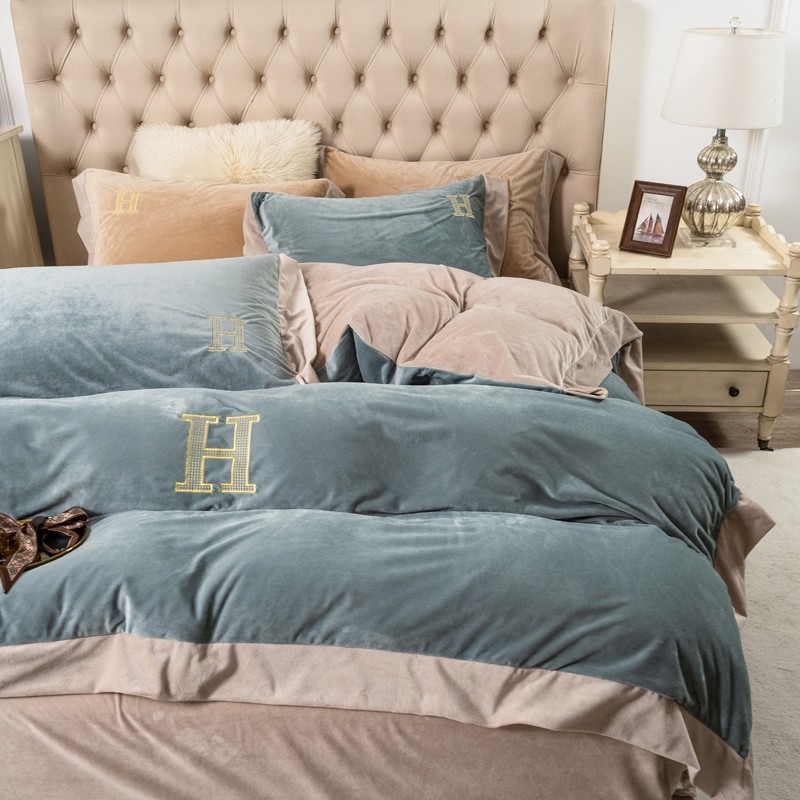 Thickening coral velvet four pieces of sleeve winter double-sided milk flannel plus linen on a suite of three pieces
