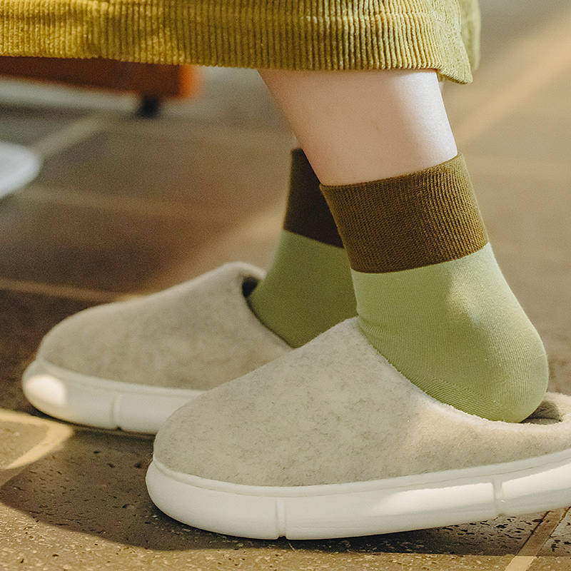 Warm cotton slippers couples winter women indoor soft soles mute stepping on shit to home with antibacterial anti-stigmatization
