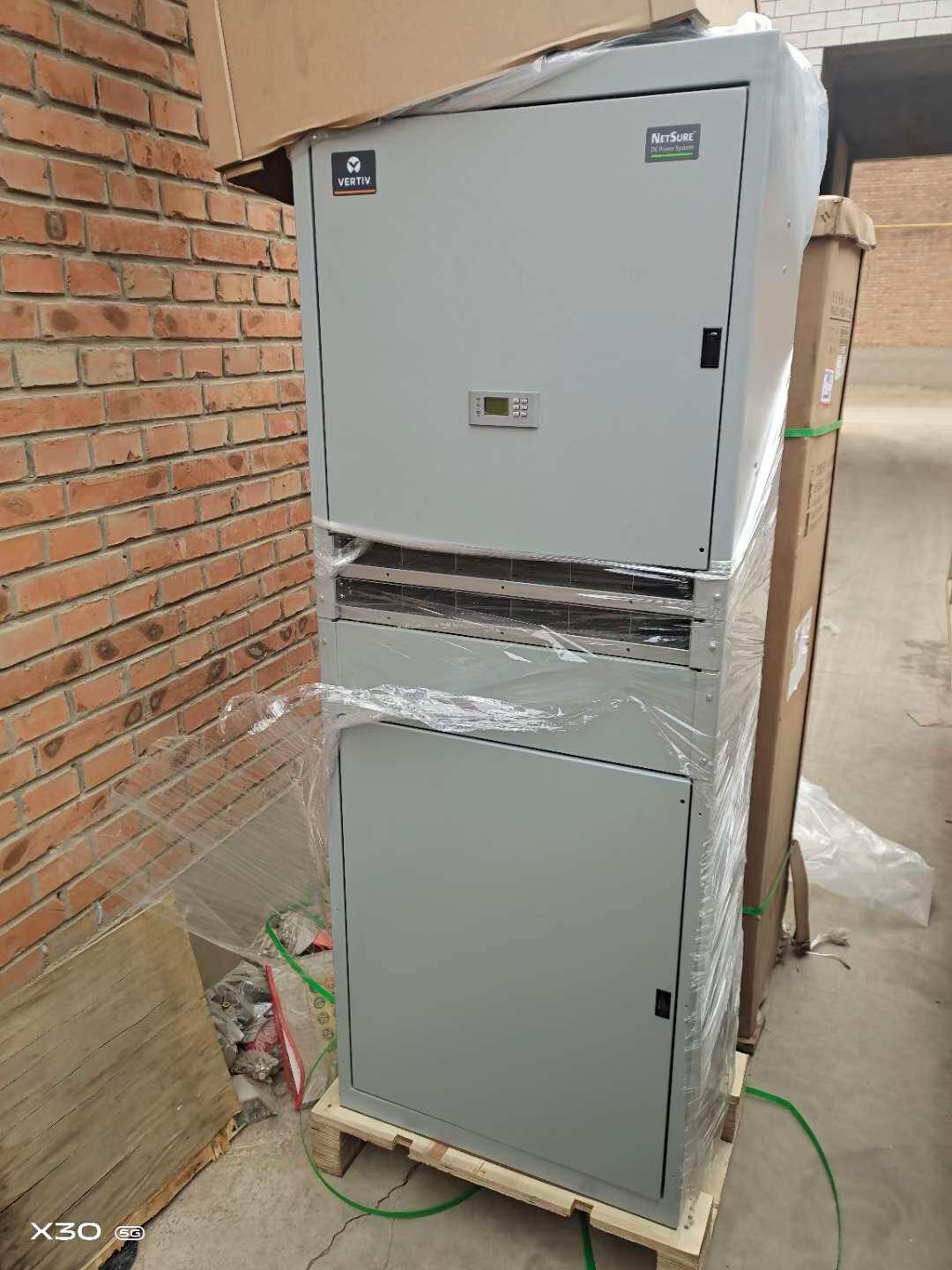 The new Emerson Visual 48V600A Communication Power NetSure73CC2-X1 Communication Base Station Railway