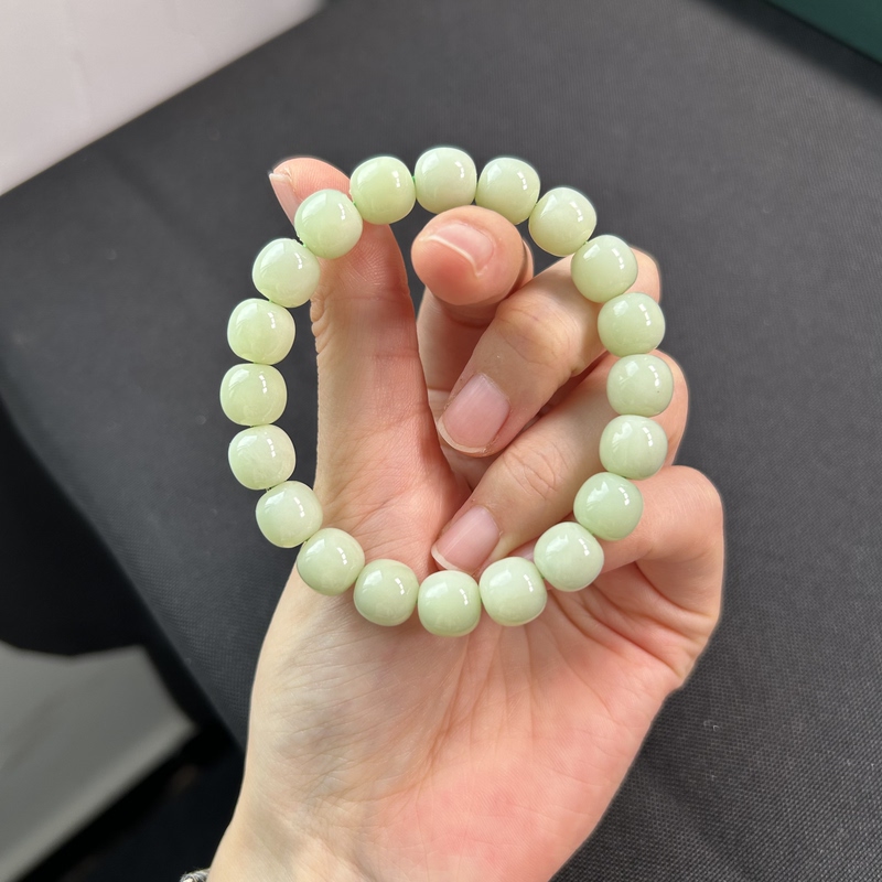 Special Offer! 10mm Mint Green Color, Particularly Beautiful Bracelet, Versatile and Gentle, Featuring Hetian Jade