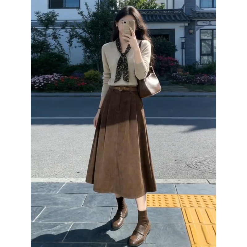 2026 New Long-Sleeved Knitted Half-Dress for Women, Korean Style Autumn Outfit, a Complete Set of High-End Long Skirt Suits 2026 New Long-Sleeved Knitted Half-Dress for Women, Korean Style Autumn Outfit, a Complete Set of High-End Long Skirt Suits