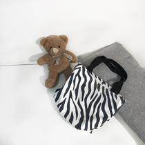 With baby Hand bag zebra pattern canvas bag small Bento bag niche women summer lunch box tote bag fashion trend