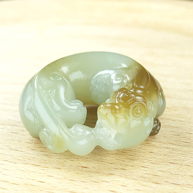 Beard-Brother jewelry and field pendant and finished sugar hand-carved dragon hanging