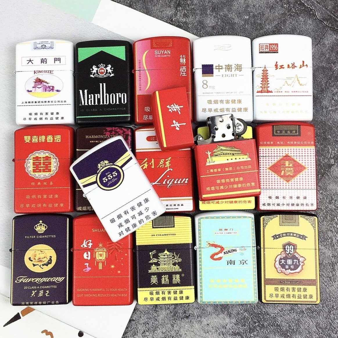 New personality trendy brand cigarette pattern with the same kerosene lighter fashion windproof shaking sound explosion model for men and women gift bag