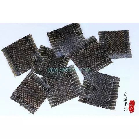3 to 4 pounds of black snake skin below the middle section of black snake skin Jinghupi Wupi black skin Musical instrument Jinghu skin material