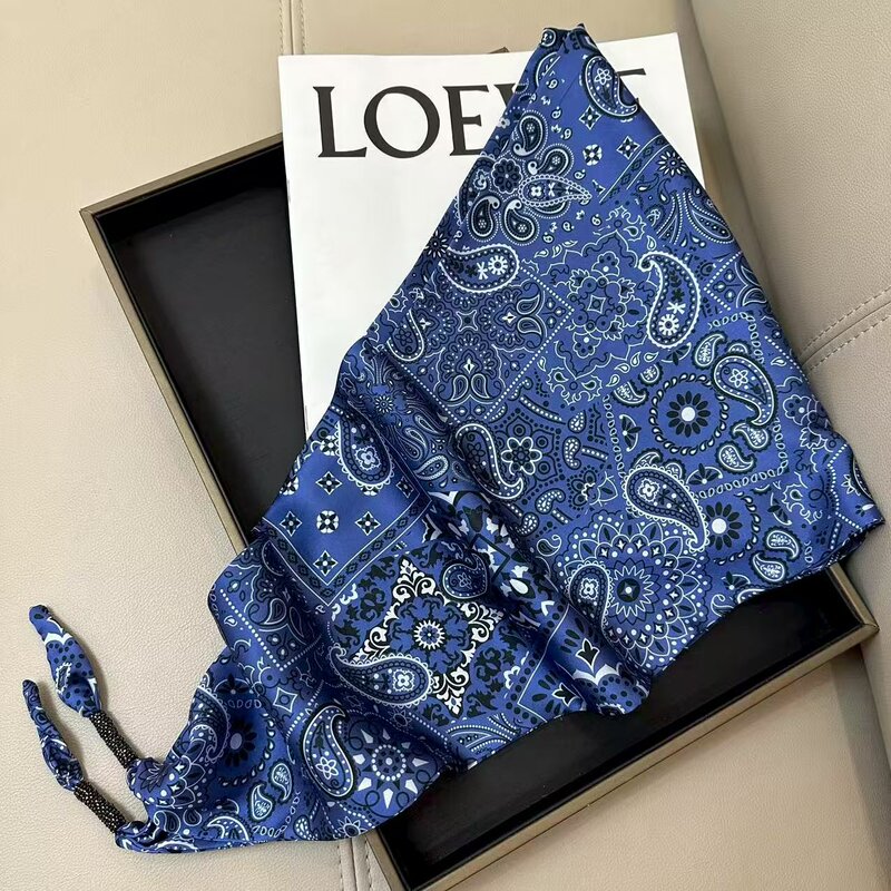 Korean Triangle Scarf, Women's Layered High-End Silk Scarf, 2025 New Style Waist Scarf, Paired with Jeans, Accessory Waist Decoration Korean Triangle Scarf, Women's Layered High-End Silk Scarf, 2025 New Style Waist Scarf, Paired with Jeans, Accessory Waist Decoration