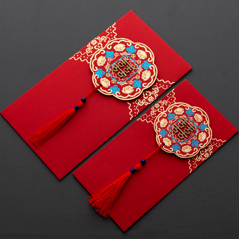 Wedding red envelope bag gift money open door is a creative large and small cardboard plug door to pick up the wedding gift bag