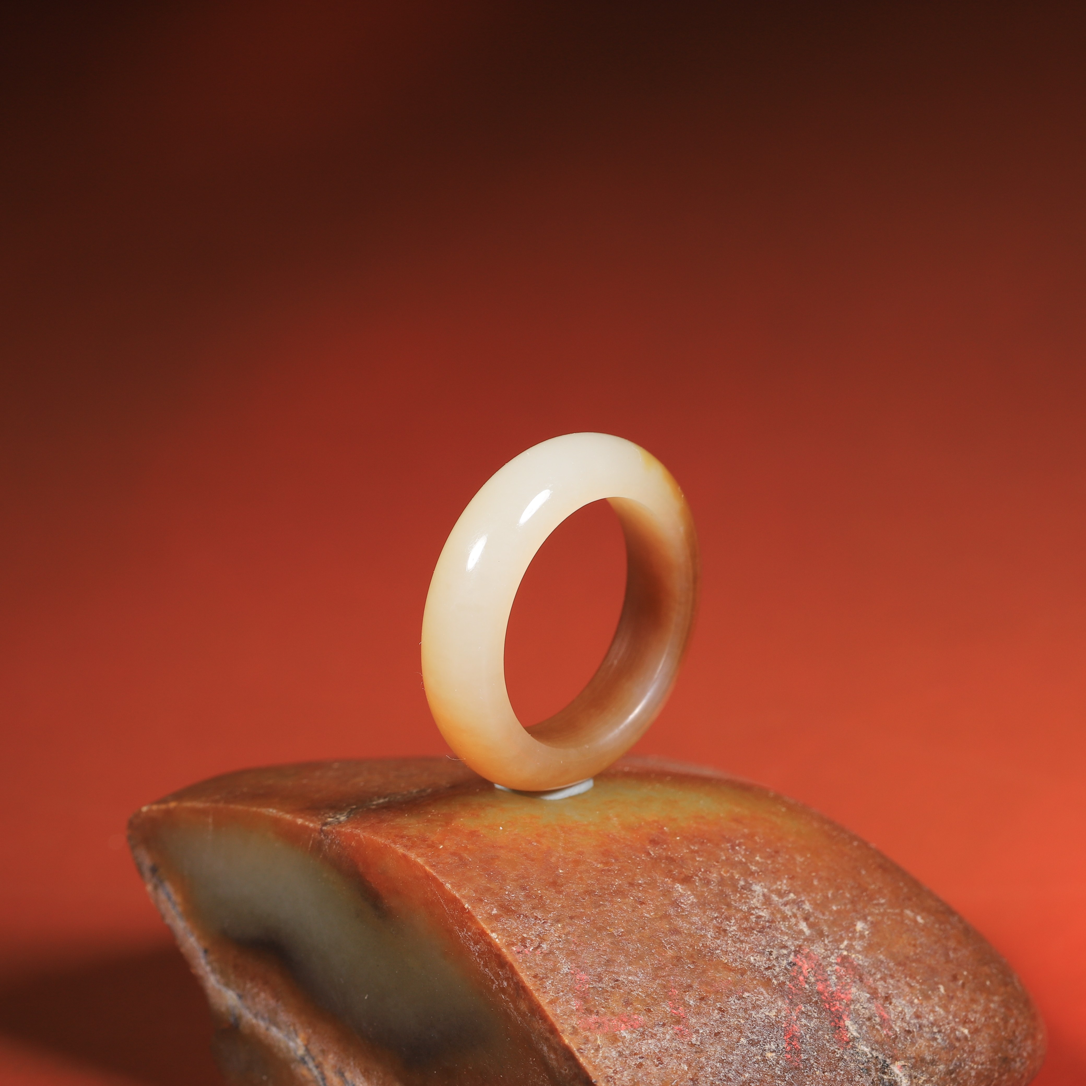 Hanyushe 18mm Qiemo sugar white material Hetian jade ring