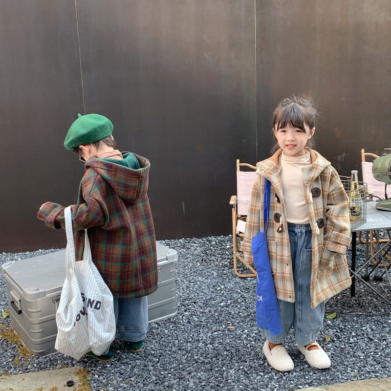 The girl's medium long version of the girl's big coat, autumn and winter women's baby casual gush blouse and children's plaid and woollen jacket