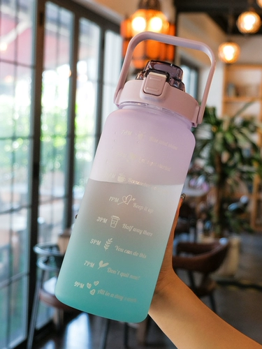 Летняя вместительная и большая портативная спортивная трубочка со стаканом подходит для мужчин и женщин для спортзала, популярно в интернете