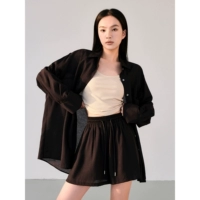 Классическое пятно черных шорт