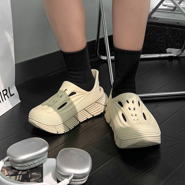 Eva Thick-Soled soft sole Closed-Toe Men's Clogs, New Summer Style, Suitable for Indoor and Outdoor Use, Odor-Resistant, Non-Slip